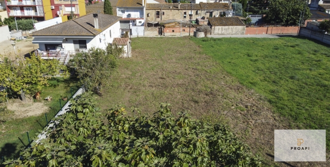 PARCELA URBANA FLAÇÀ