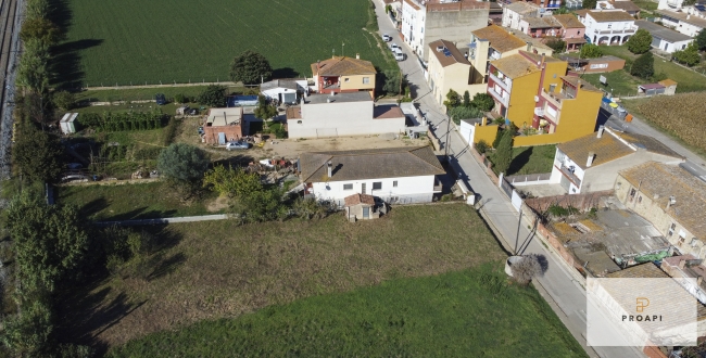 PARCELA URBANA FLAÇÀ