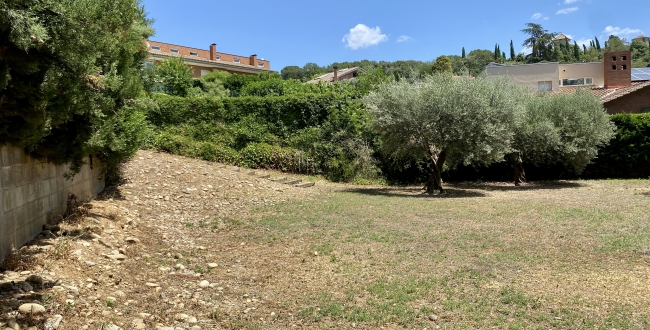 PARCELA ESQUINERA EN PALAU GIRONA