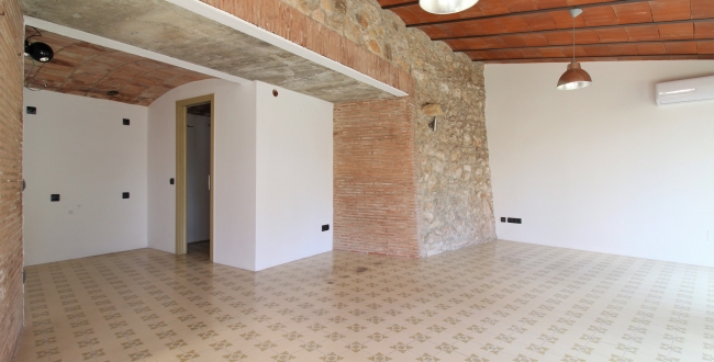 CASA EN EL BARRI VELL CON ESPECTACULARES VISTAS Y JARDÍN 