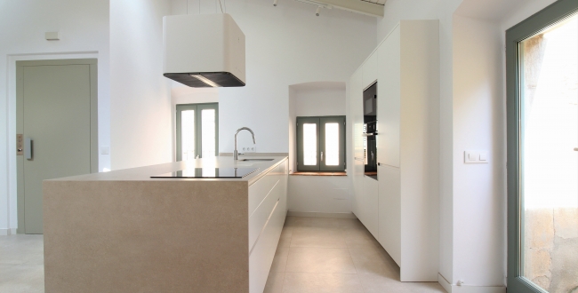 CASA EN EL BARRI VELL CON ESPECTACULARES VISTAS Y JARDÍN 
