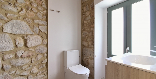 CASA EN EL BARRI VELL CON ESPECTACULARES VISTAS Y JARDÍN 