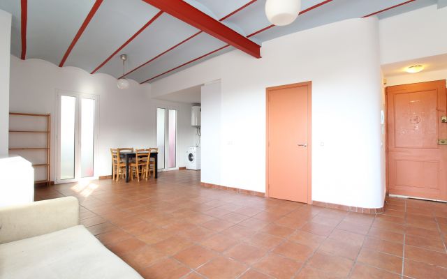 PISO DE 3 HABITACIONES DOBLES EN EXCELENTE UBICACIÓN EN EL BARRIO VELL DE GIRONA