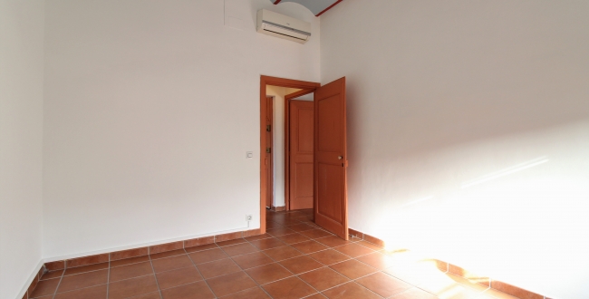 PISO DE 3 HABITACIONES DOBLES EN EXCELENTE UBICACIÓN EN EL BARRIO VELL DE GIRONA