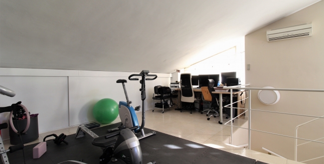 DÚPLEX IMPECABLE AMB PÀRQUING I TRASTER INCLÒS
