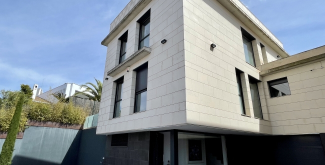 MAISON DE VILLE SEMI-NEUF À VENDRE À PALAU - GIRONA