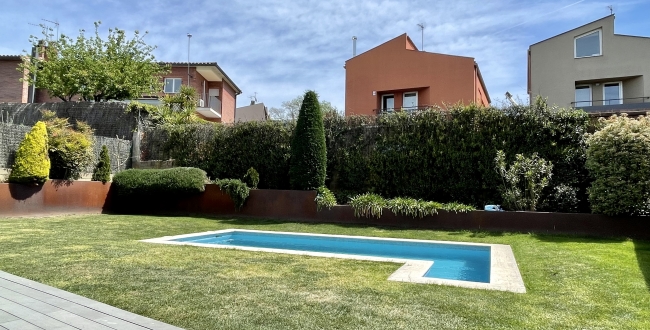 MAISON DE VILLE SEMI-NEUF À VENDRE À PALAU - GIRONA