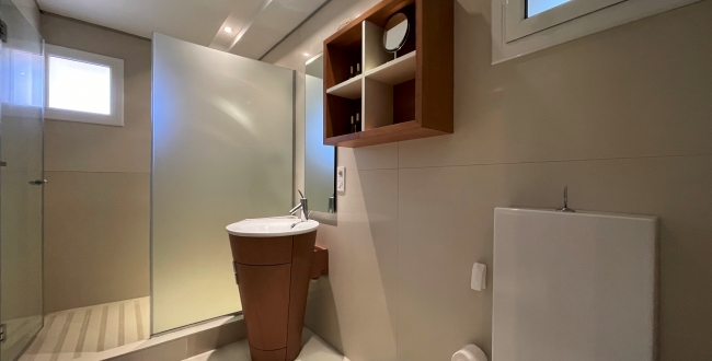 CASA UNIFAMILIAR CON VIVIENDA EN UNA SOLA PLANTA, PRIVACIDAD Y VISTAS EN LA ZONA DE PALAU - GIRONA