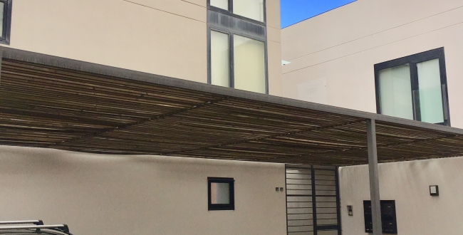FANTÁSTICO PISO AMUEBLADO CON ACABADOS DE ALTA CALIDAD DE 1 HABITACIÓN Y JARDÍN PRIVADO EN EL BARRIO VIEJO DE GIRONA