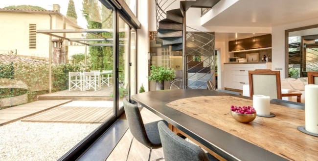 FANTÁSTICO PISO AMUEBLADO CON ACABADOS DE ALTA CALIDAD DE 1 HABITACIÓN Y JARDÍN PRIVADO EN EL BARRIO VIEJO DE GIRONA