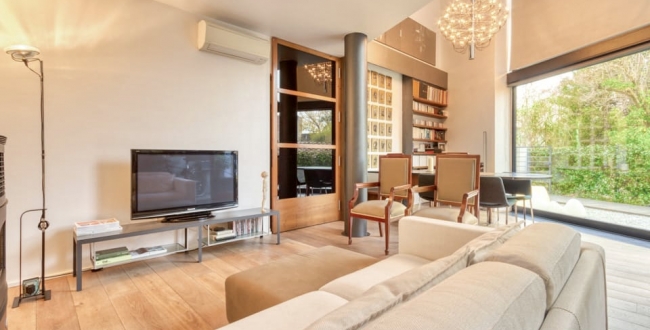 FANTÁSTICO PISO AMUEBLADO CON ACABADOS DE ALTA CALIDAD DE 1 HABITACIÓN Y JARDÍN PRIVADO EN EL BARRIO VIEJO DE GIRONA