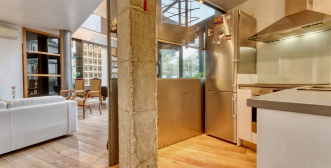 FANTÁSTICO PISO AMUEBLADO CON ACABADOS DE ALTA CALIDAD DE 1 HABITACIÓN Y JARDÍN PRIVADO EN EL BARRIO VIEJO DE GIRONA