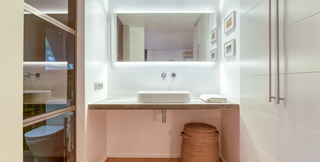 FANTÁSTICO PISO AMUEBLADO CON ACABADOS DE ALTA CALIDAD DE 1 HABITACIÓN Y JARDÍN PRIVADO EN EL BARRIO VIEJO DE GIRONA
