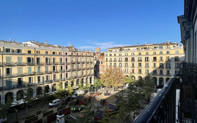 PISO AMUEBLADO DE 1 HABITACIÓN EN LA PLAZA INDEPENDENCIA DE GIRONA