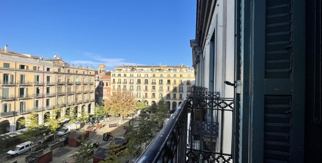 PISO AMUEBLADO DE 1 HABITACIÓN EN LA PLAZA INDEPENDENCIA DE GIRONA