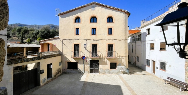 FANTASTIQUE FERME DU 16E-18E SIÈCLE À RÉHABILITER DANS LA CAVE TER