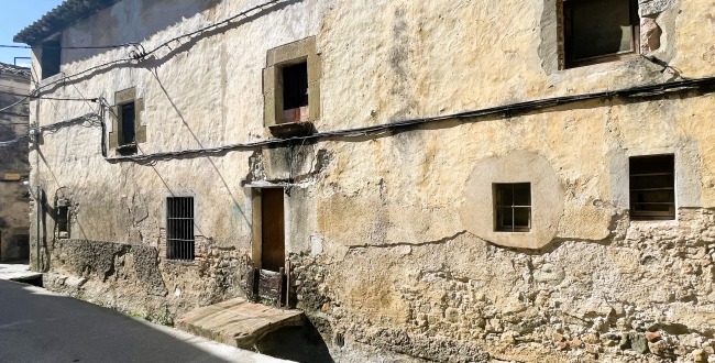 FANTASTIQUE FERME DU 16E-18E SIÈCLE À RÉHABILITER DANS LA CAVE TER