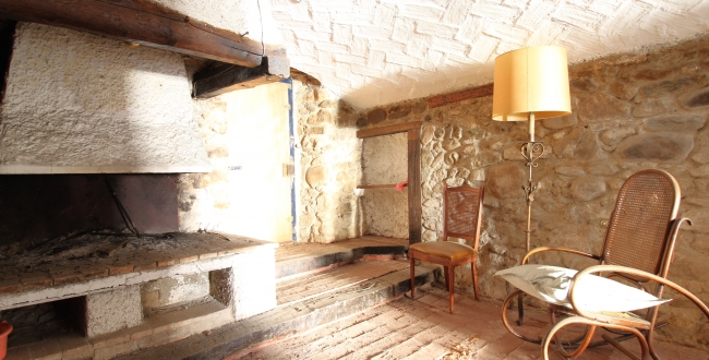 FANTASTIQUE FERME DU 16E-18E SIÈCLE À RÉHABILITER DANS LA CAVE TER