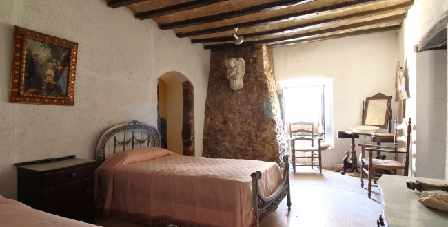 FANTASTIQUE FERME DU 16E-18E SIÈCLE À RÉHABILITER DANS LA CAVE TER