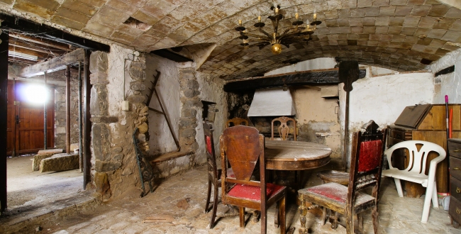 FANTASTIQUE FERME DU 16E-18E SIÈCLE À RÉHABILITER DANS LA CAVE TER