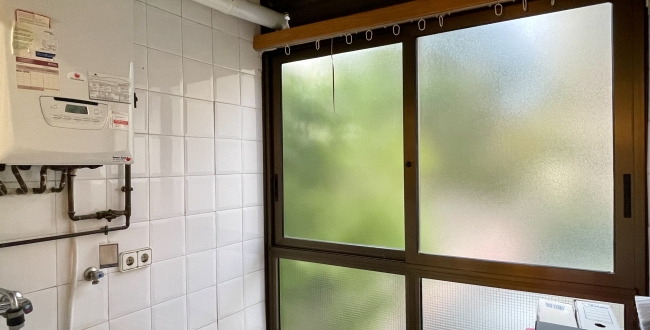 GRAND APPARTEMENT ENTIÈREMENT EXTÉRIEUR AVEC PARKING ET RANGEMENT INCLUS ET JARDIN COMMUNAUTAIRE ET PISCINE À PALAU - GIRONA