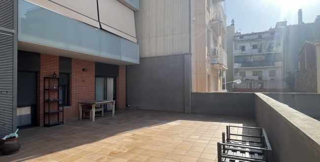 APPARTEMENT 3 PIÈCES AVEC TERRASSE DE 70M2 À SANTA EUGÉNIA - GIRONA