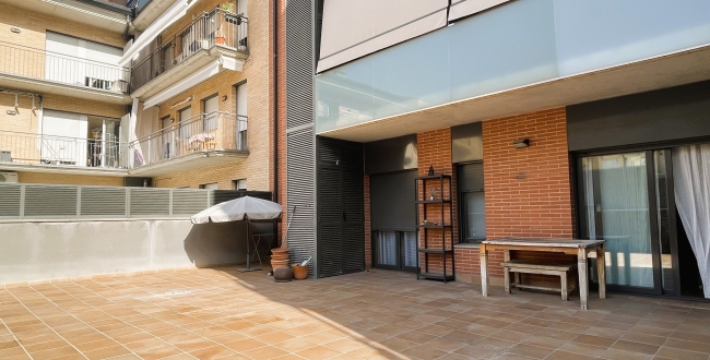 APPARTEMENT 3 PIÈCES AVEC TERRASSE DE 70M2 À SANTA EUGÉNIA - GIRONA