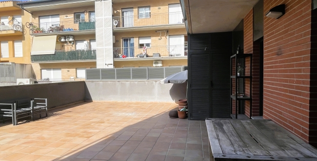 APPARTEMENT 3 PIÈCES AVEC TERRASSE DE 70M2 À SANTA EUGÉNIA - GIRONA