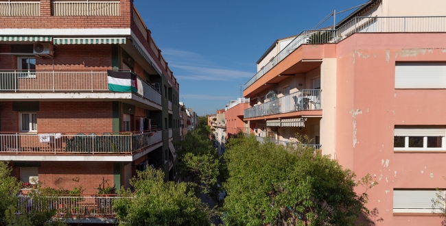 APPARTEMENT AVEC 4 CHAMBRES DOUBLES ET GRAND SALON AVEC CHEMINÉE À ST. NARCIS - GÉRONE