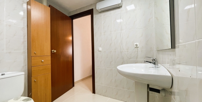 APPARTEMENT AVEC 3 CHAMBRES ET PARKING INCLUS À FONTAJAU