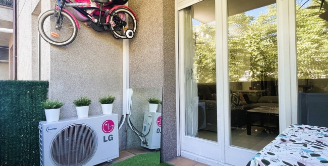 APPARTEMENT AVEC 3 CHAMBRES ET PARKING INCLUS À FONTAJAU