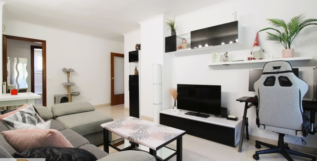 APPARTEMENT AVEC 3 CHAMBRES ET PARKING INCLUS À FONTAJAU