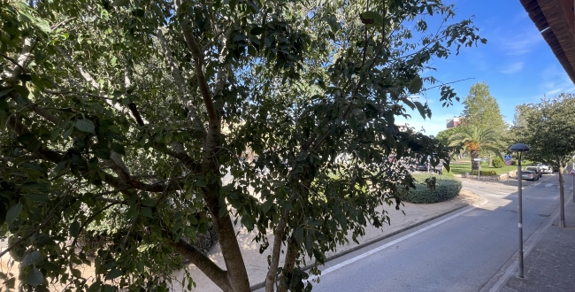 CASA ADOSSADA REFORMADA ALS ANYS 2000 AMB GRANS HABITACIONS I GALERIES A PALAFRUGELL
