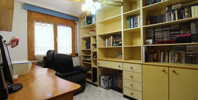 CASA ADOSSADA REFORMADA ALS ANYS 2000 AMB GRANS HABITACIONS I GALERIES A PALAFRUGELL