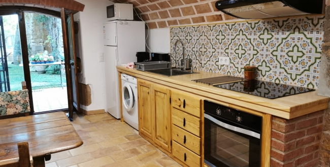 FERME ORIGINALE DU 14ème - 15ème SIÈCLE EN PARFAIT ÉTAT DE CONSERVATION À VILADAMAT