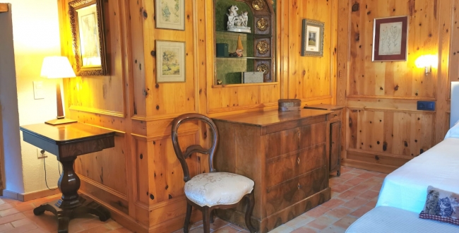 FERME ORIGINALE DU 14ème - 15ème SIÈCLE EN PARFAIT ÉTAT DE CONSERVATION À VILADAMAT