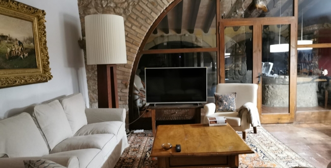 FERME ORIGINALE DU 14ème - 15ème SIÈCLE EN PARFAIT ÉTAT DE CONSERVATION À VILADAMAT