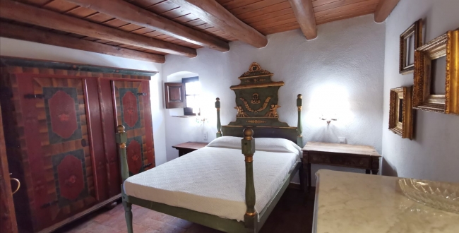 FERME ORIGINALE DU 14ème - 15ème SIÈCLE EN PARFAIT ÉTAT DE CONSERVATION À VILADAMAT