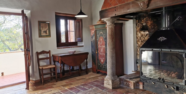 FERME ORIGINALE DU 14ème - 15ème SIÈCLE EN PARFAIT ÉTAT DE CONSERVATION À VILADAMAT
