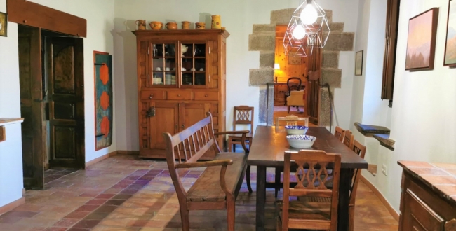 FERME ORIGINALE DU 14ème - 15ème SIÈCLE EN PARFAIT ÉTAT DE CONSERVATION À VILADAMAT