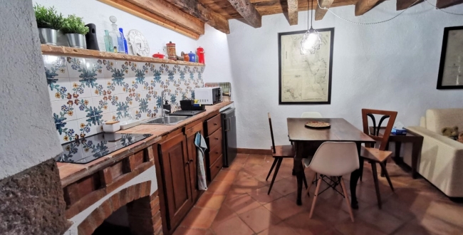 FERME ORIGINALE DU 14ème - 15ème SIÈCLE EN PARFAIT ÉTAT DE CONSERVATION À VILADAMAT