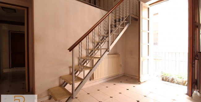 PISO DE GRANDES DIMENSIONES Y CARÁCTER EN EL BARRIO VELL DE GIRONA
