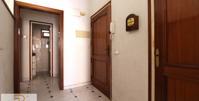 PISO DE GRANDES DIMENSIONES Y CARÁCTER EN EL BARRIO VELL DE GIRONA