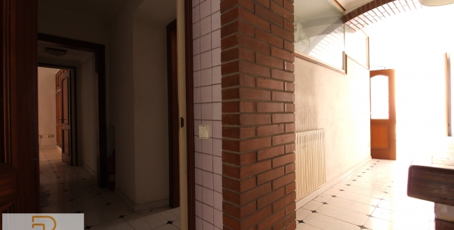 PISO DE GRANDES DIMENSIONES Y CARÁCTER EN EL BARRIO VELL DE GIRONA