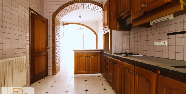 PISO DE GRANDES DIMENSIONES Y CARÁCTER EN EL BARRIO VELL DE GIRONA