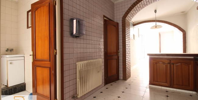PISO DE GRANDES DIMENSIONES Y CARÁCTER EN EL BARRIO VELL DE GIRONA