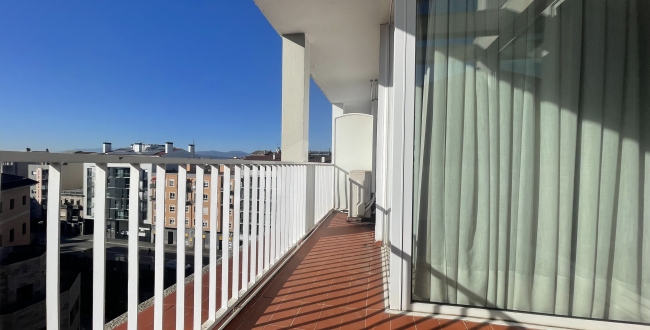 ÁTICO DE GRANDES DIMENSIONES Y CON TERRAZAS EN EIXAMPLE NORD GIRONA