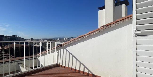 ÁTICO DE GRANDES DIMENSIONES Y CON TERRAZAS EN EIXAMPLE NORD GIRONA