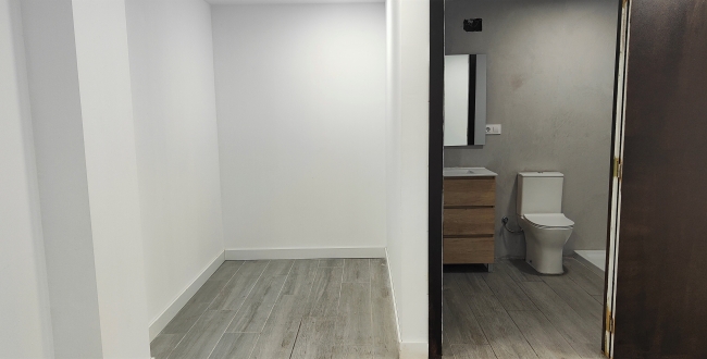 LOCAUX COMMERCIAUX RÉNOVÉS À VENDRE À ST. Jonquilles - GIRONA