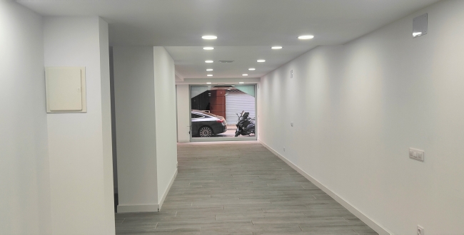 LOCAUX COMMERCIAUX RÉNOVÉS À VENDRE À ST. Jonquilles - GIRONA
